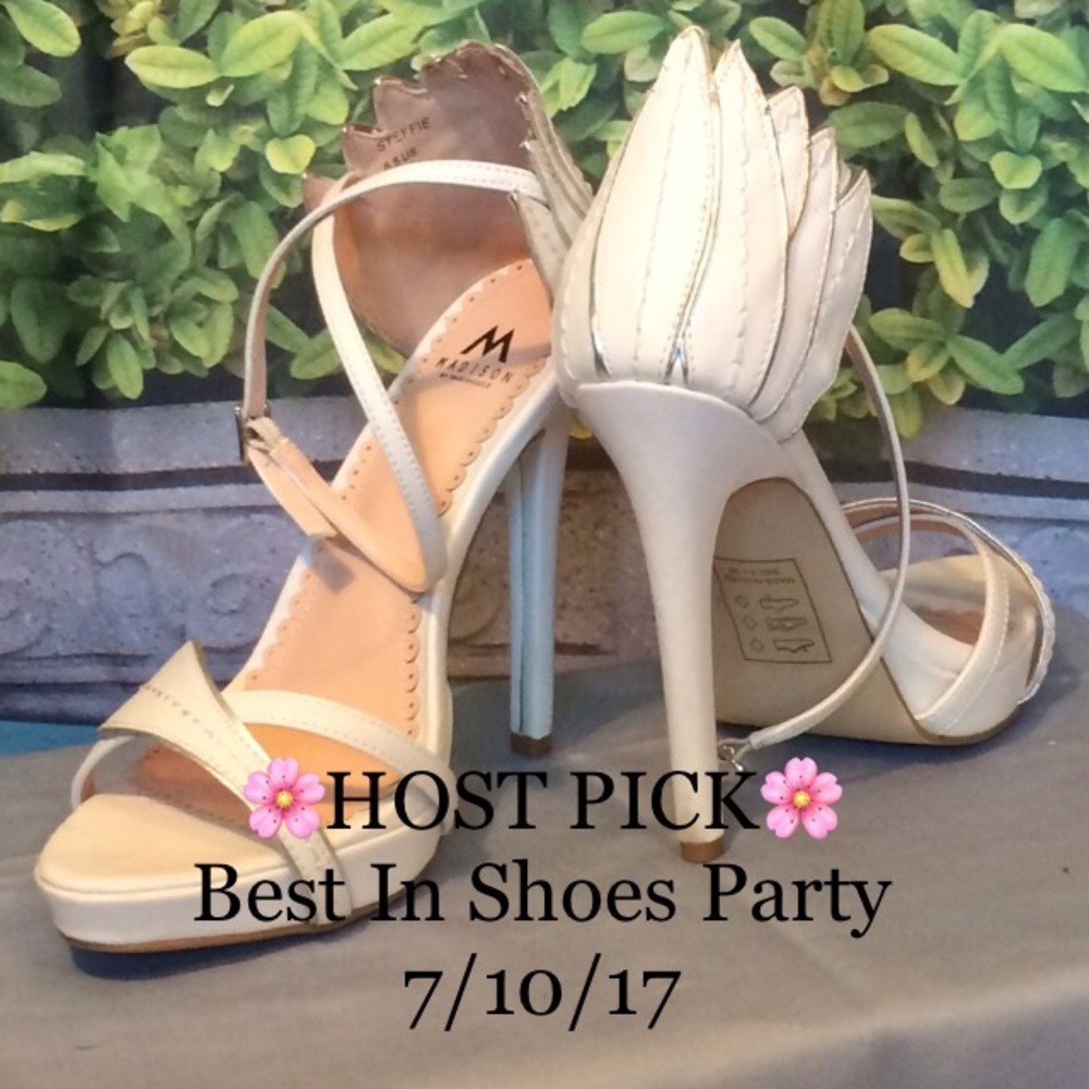 🌸HOST PICK🌸 Shoe Dazzle - White Swan heels