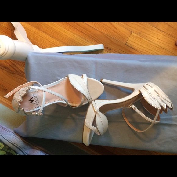 🌸HOST PICK🌸 Shoe Dazzle - White Swan heels - Picture 6 of 8