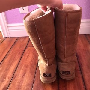 UGGS