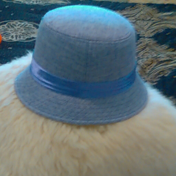 Hat - Picture 3 of 4