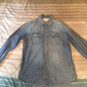 SOLD‼️‼️‼️Hollister shirt