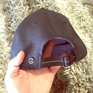 Lululemon black cap