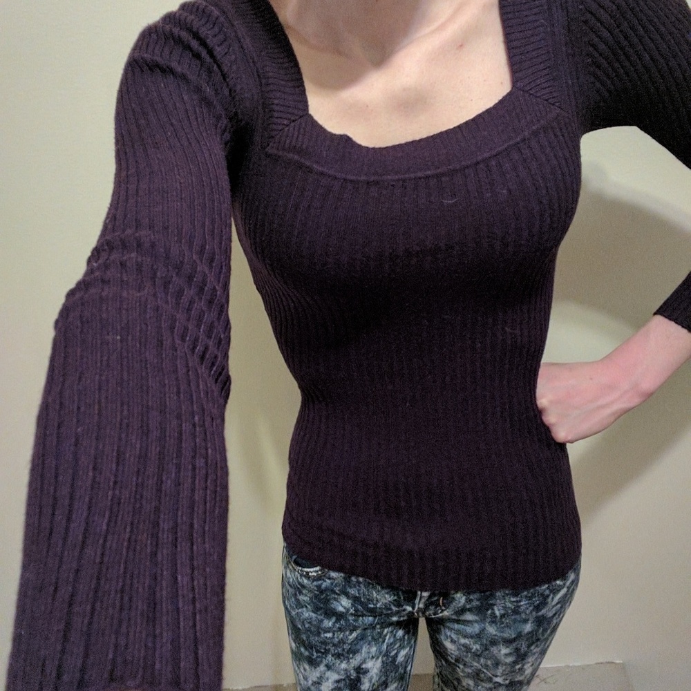Purple ribbed stretchy top