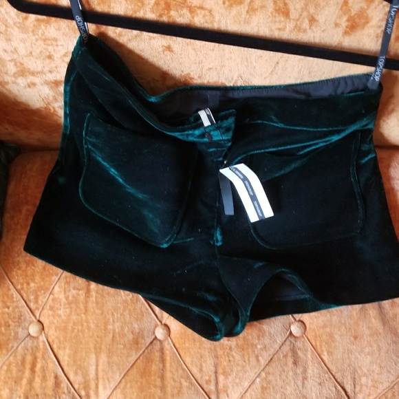 Nordstrom brand TOP SHOP velvet shorts! - Picture 1 of 3