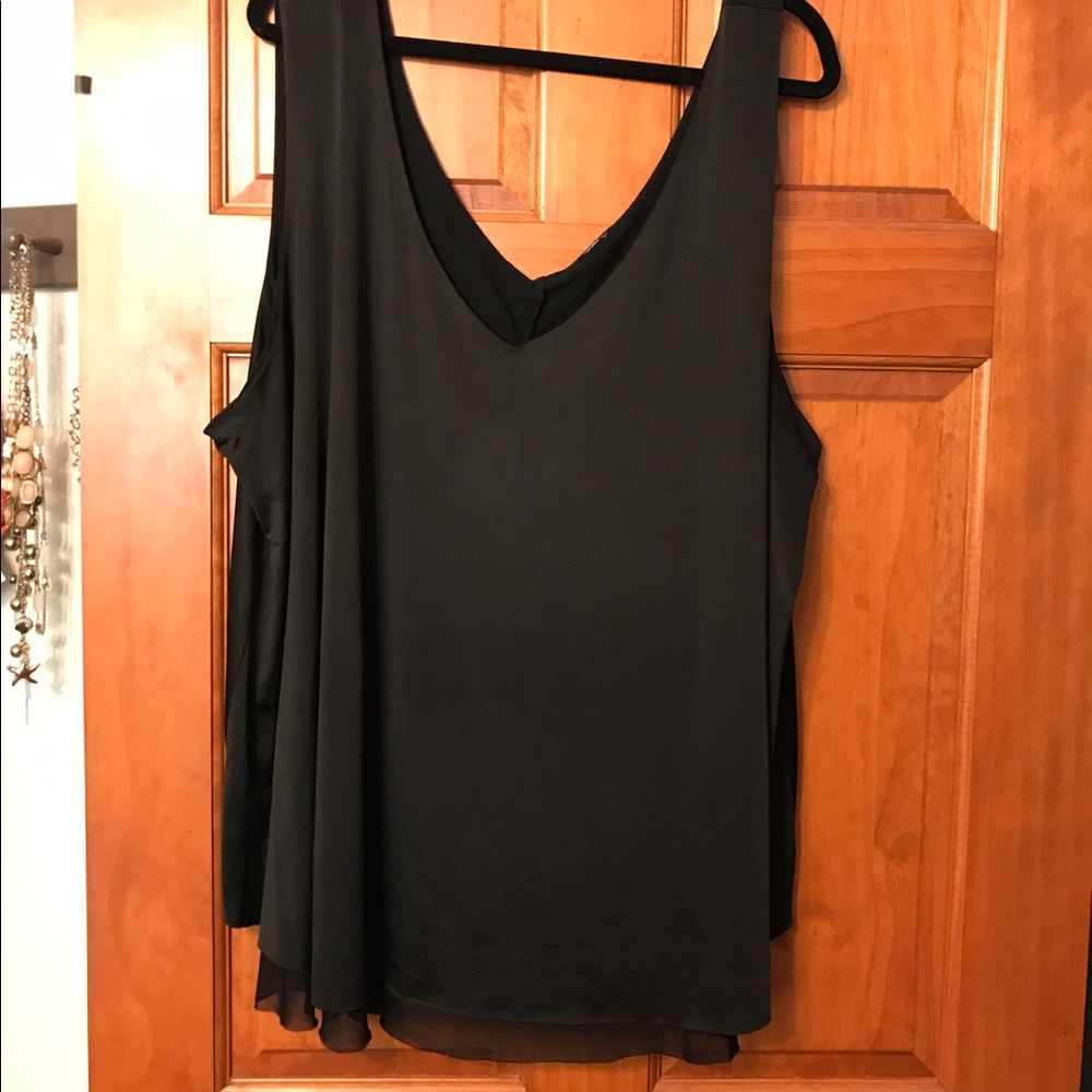 Double V neck, layered look tank