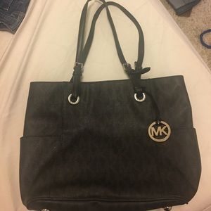 Black Michael Kors tote