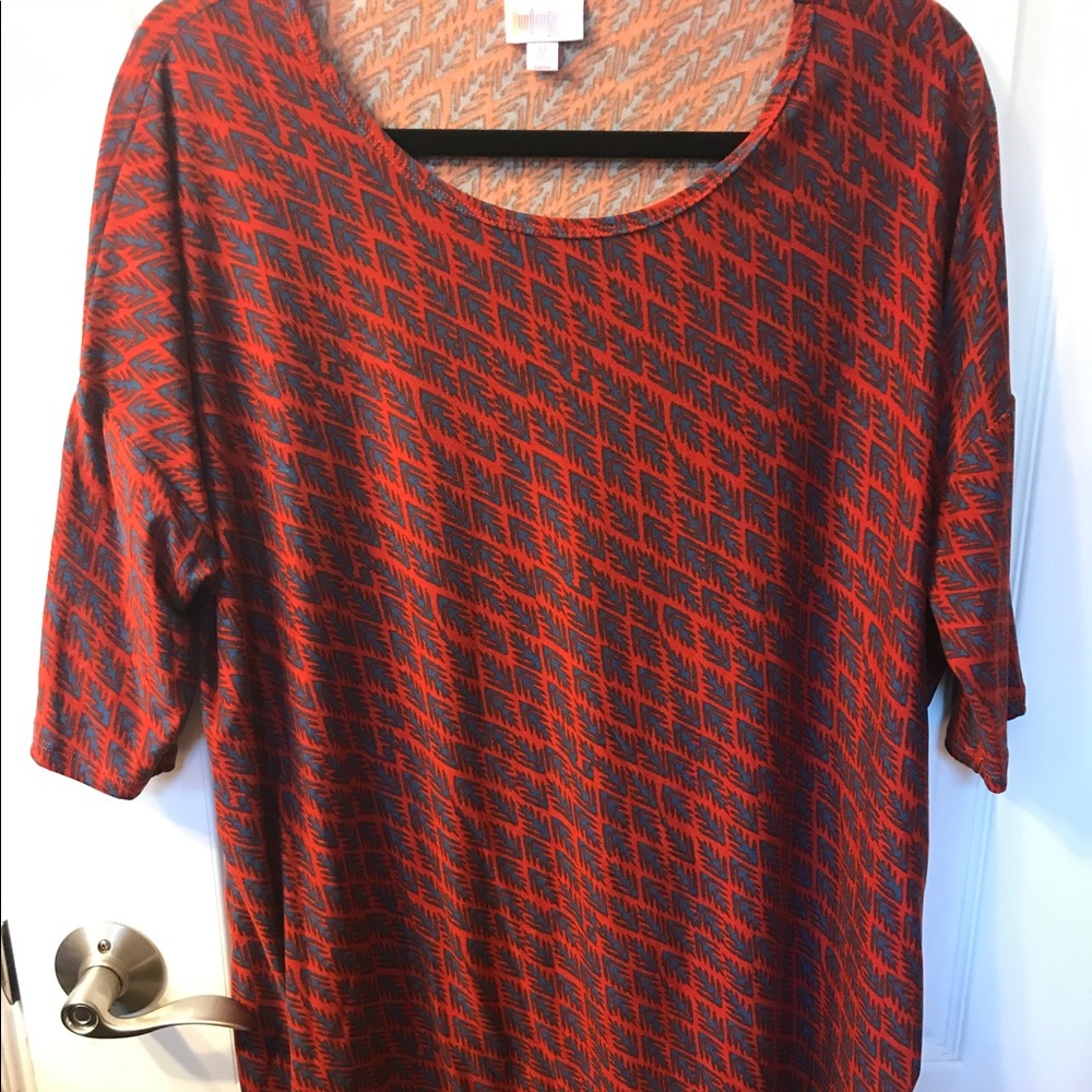 Legging material BNWT Lularoe M Irma