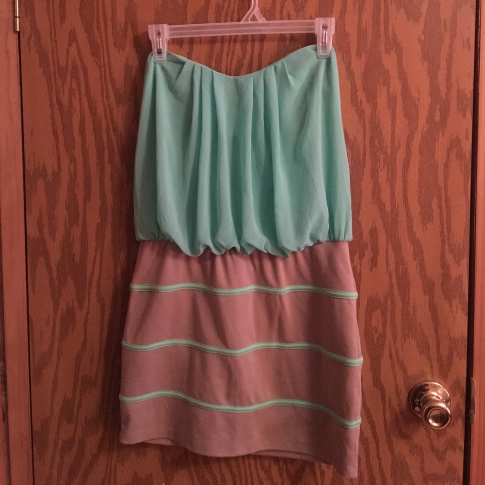 Mystic body-con strapless seafoam green + tan mini
