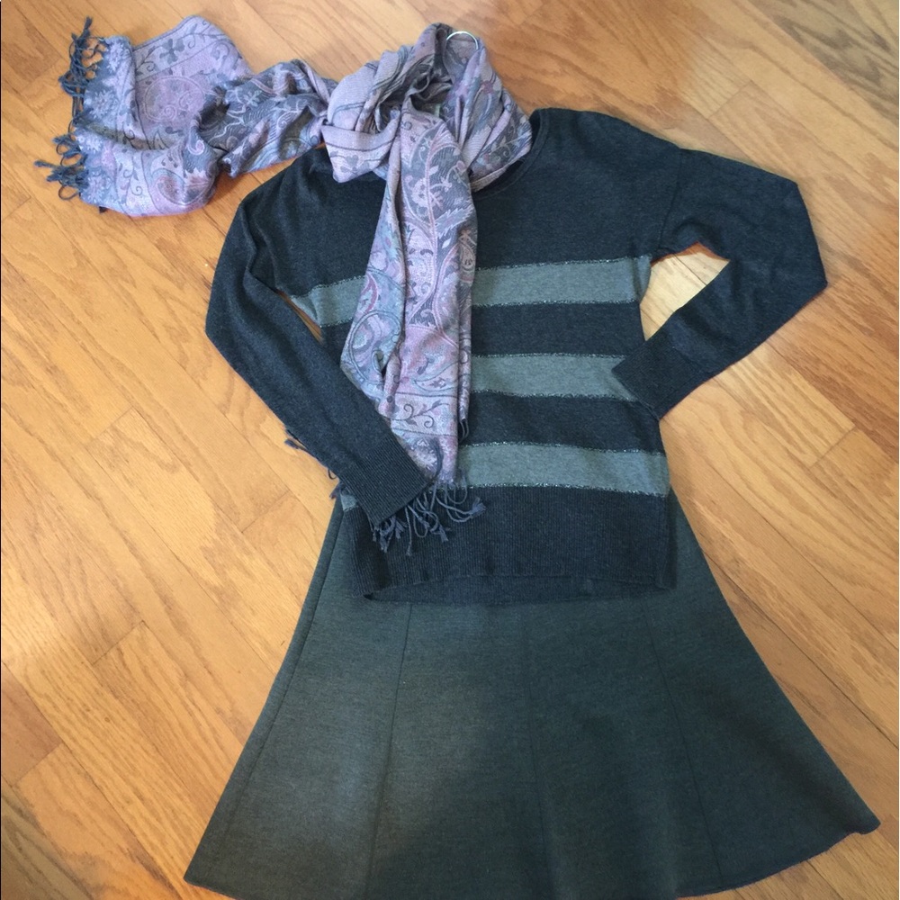 Ann Taylor LOFT Crew neck sweater