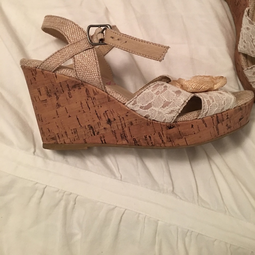 Wedges shoes with flower design - Picture 5 of 7