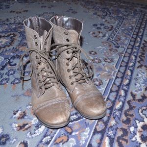 Steve Madden Troopa stone leather combat boots
