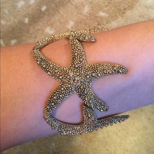Adorable stretchy/elastic STARFISH gold bracelet!