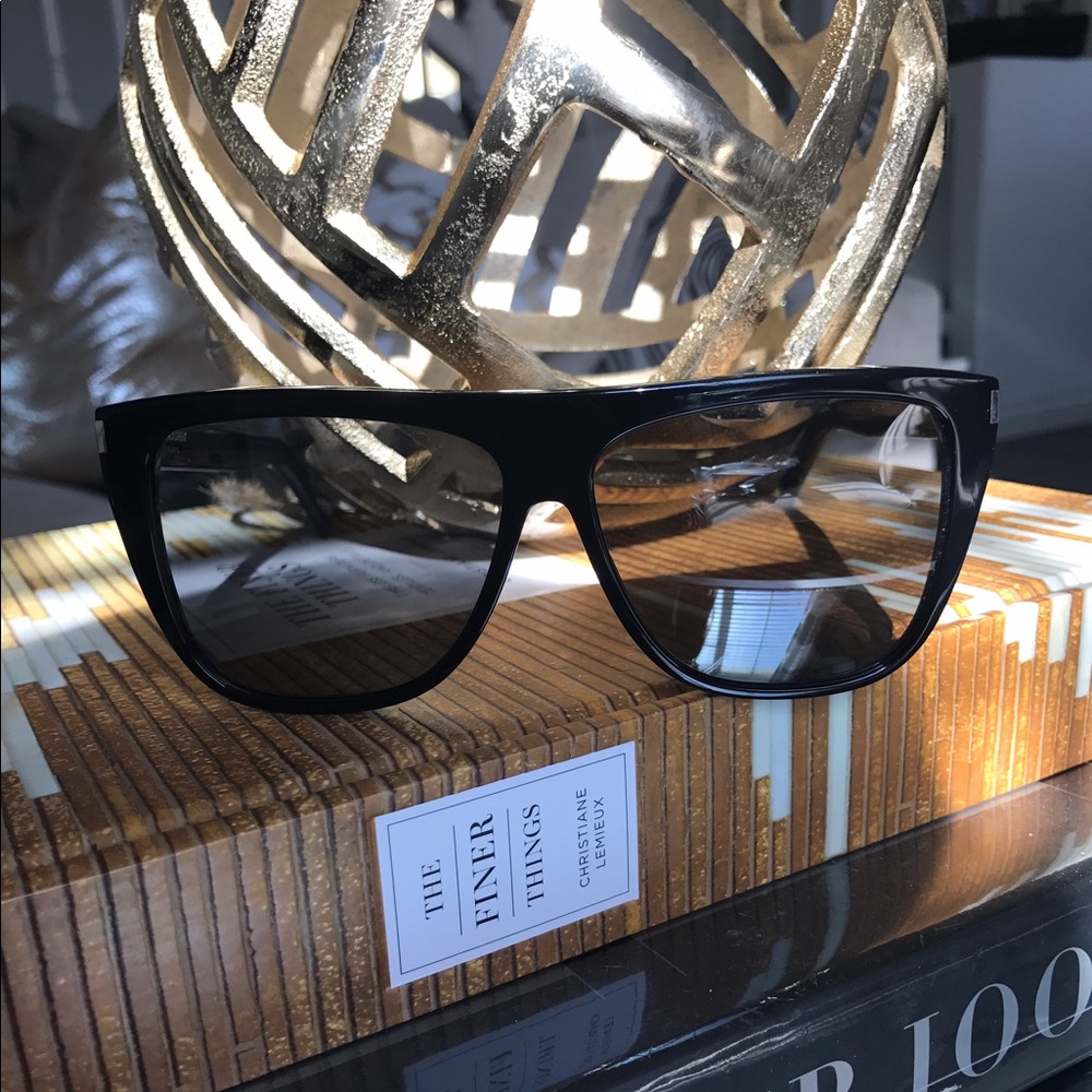 Saint Laurent SL1