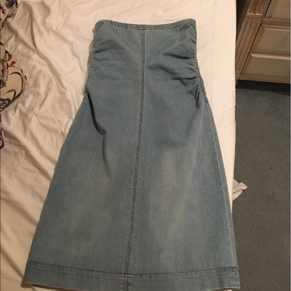 Theory Summer Wash Denim Strapless Dress. 4 - Picture 5 of 7