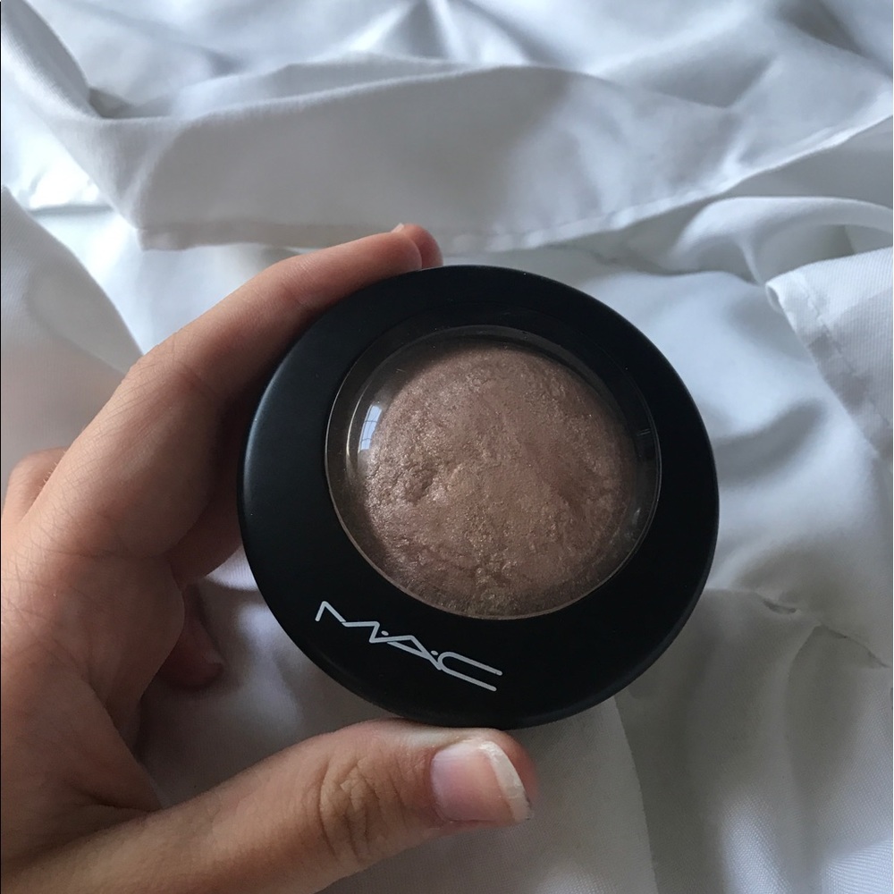 Mac soft and gentle mineralize skin finish