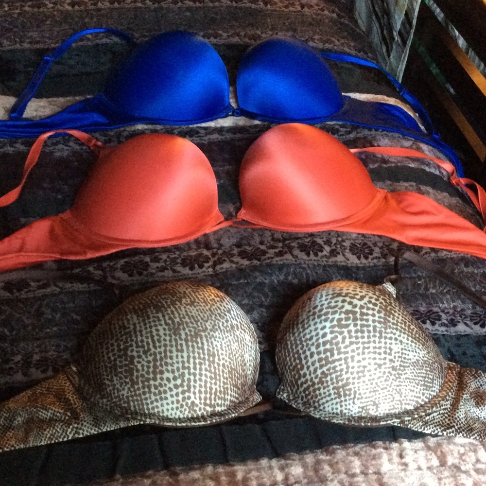Victoria's secret miraculous bras- 36b (set of 3)