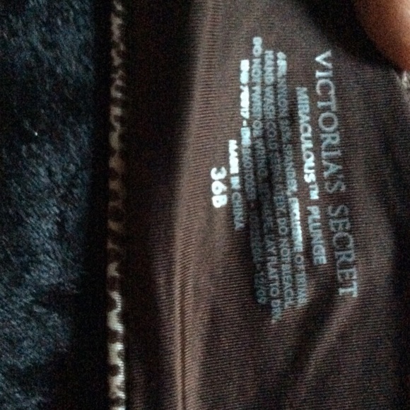 Victoria's secret miraculous bras- 36b (set of 3) - Picture 4 of 4