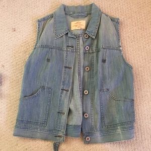 Levi's denim jean vest