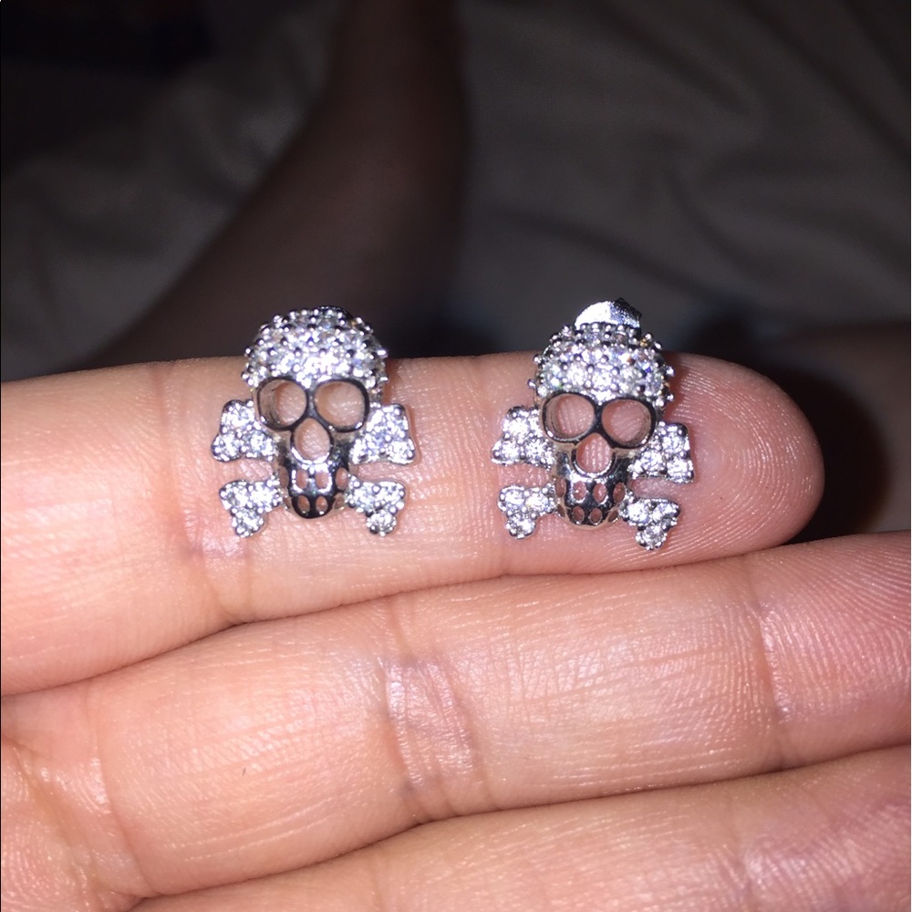 Silver diamond skull earrings *final price no less