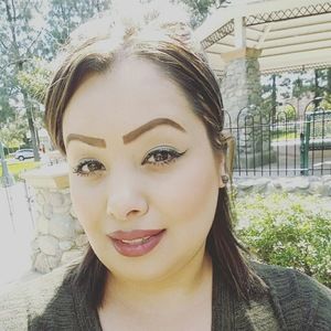 Meet your Posher, Yesenia