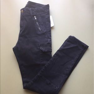 Black Skinny Jeans with Zipper Detail