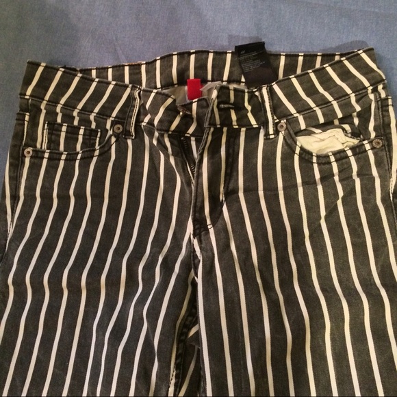 H&M Black and White Striped Pants - Picture 4 of 8