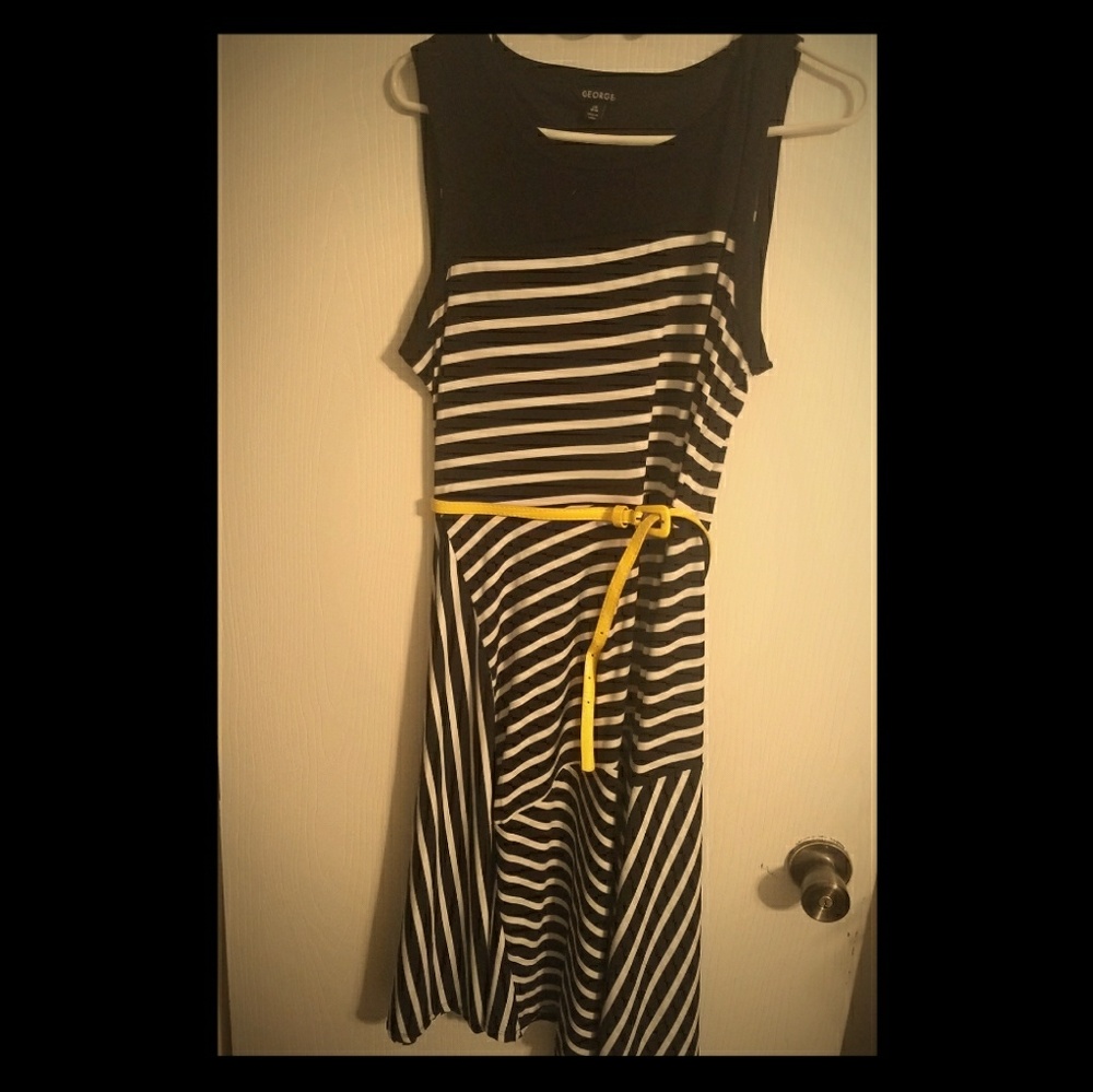 Striped dress w belt