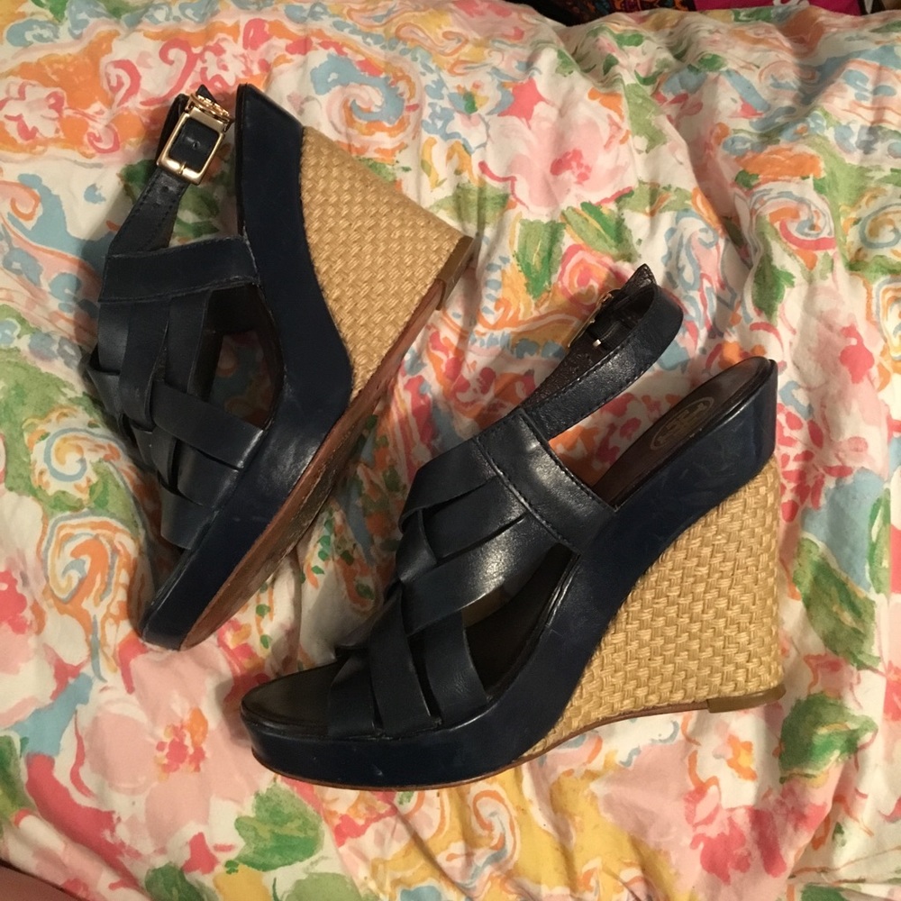🎉 SALE🎉 Blue Tory burch wedges size 7.5