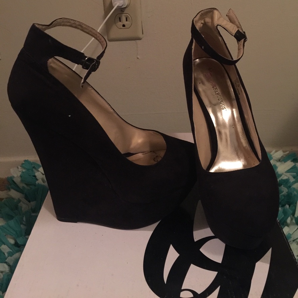 High Heeled Wedge size 8