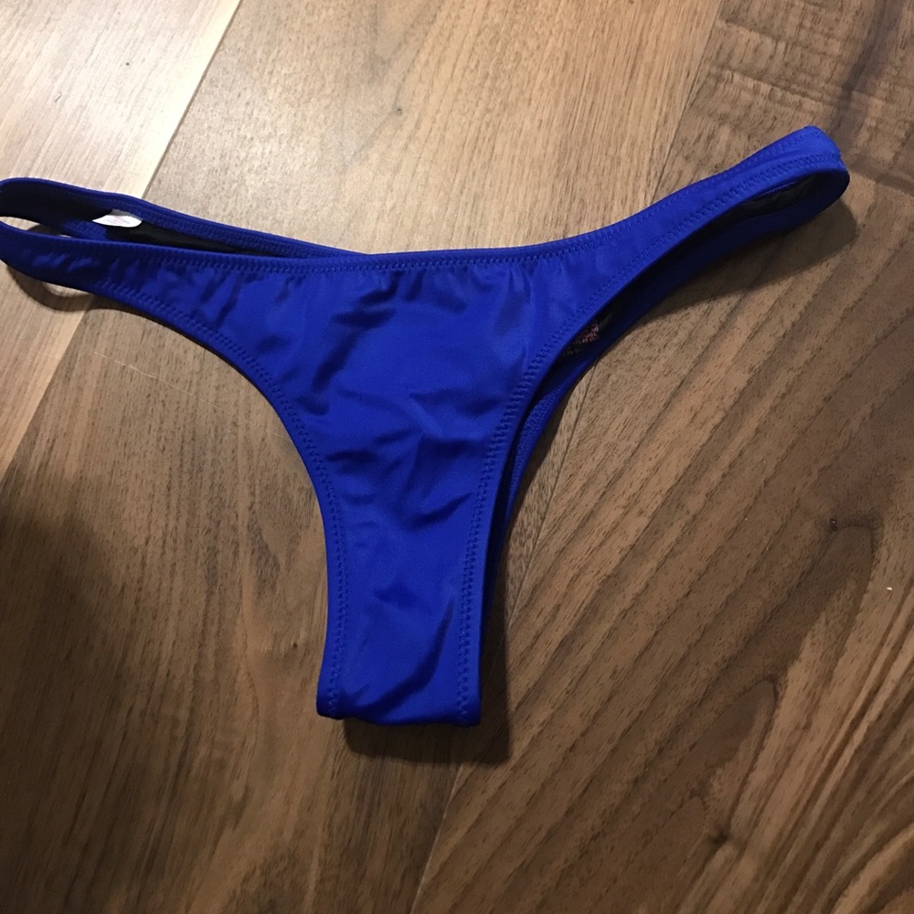 ‼️SOLD‼️Victoria secret itsy bikini bottom