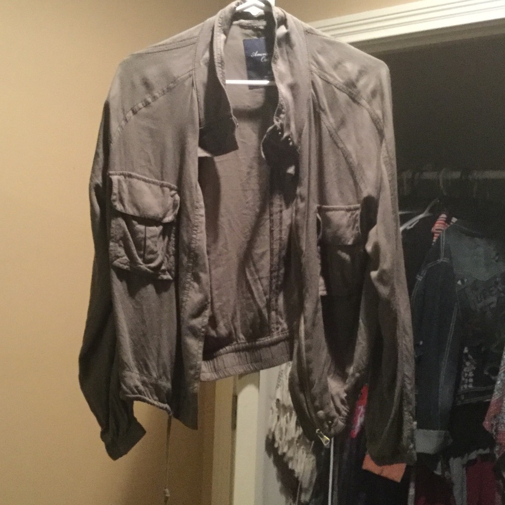 Comfy military green jacket