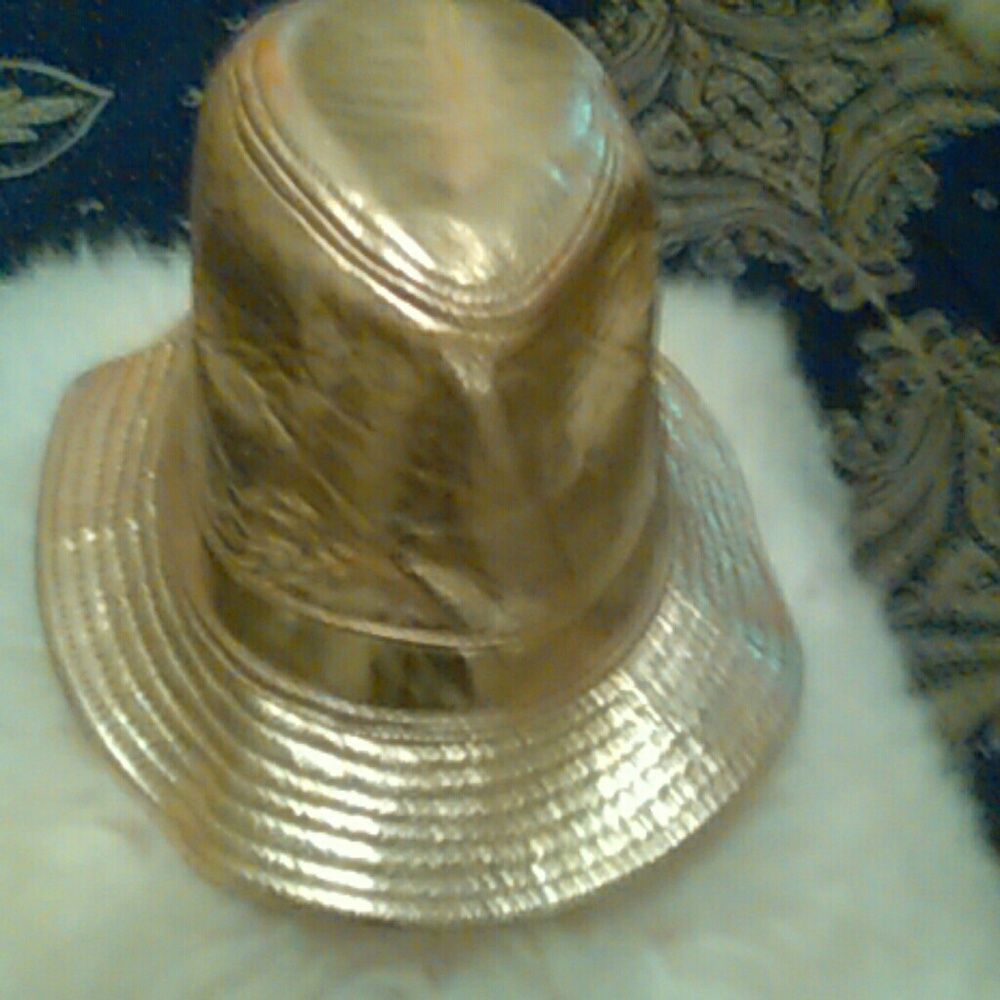 Hat - Picture 2 of 4