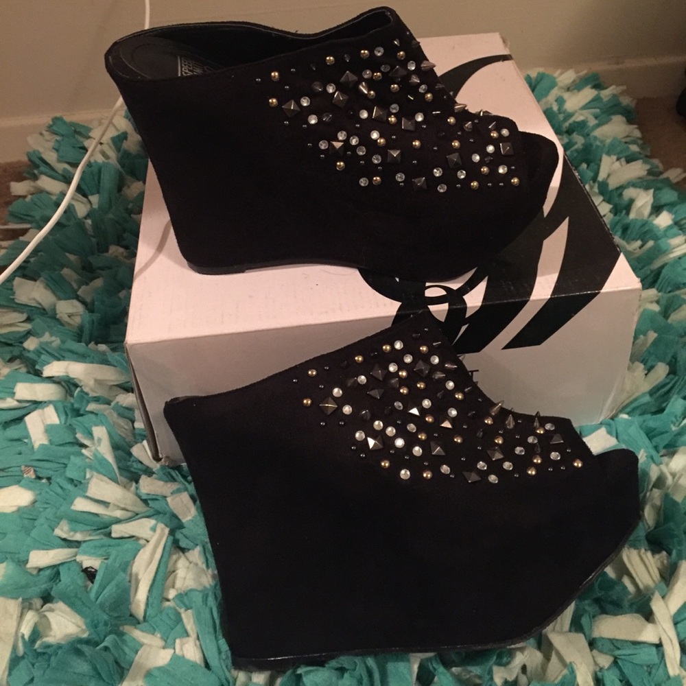 Slide in Wedges with gems New never used