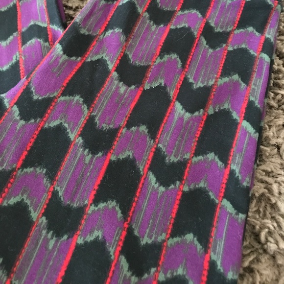 Lularoe OS purple/black leggings - Picture 2 of 3