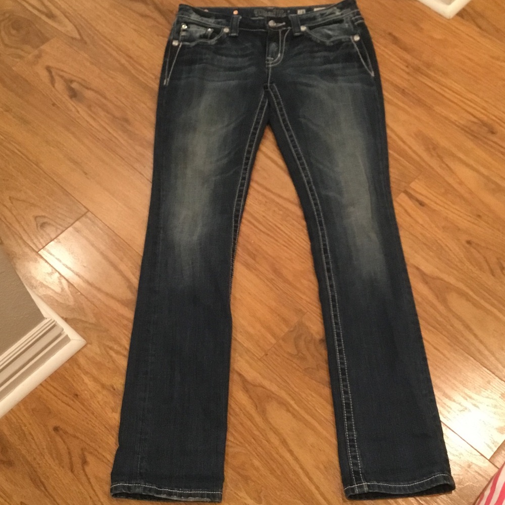 Authentic Miss Me jeans sz 28.  Excellent cond.
