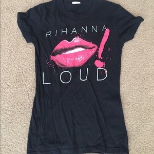 Rihanna loud tour merch