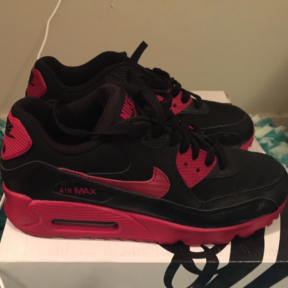 Black and Red Air Max 90