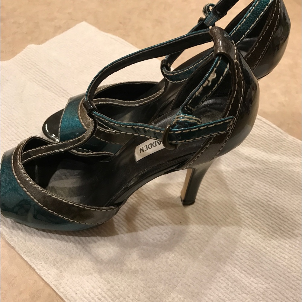 Shoes - Picture 2 of 4