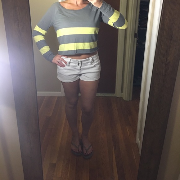 PINK Victoria’s Secret long sleeve crop top EUC!! - Picture 6 of 8