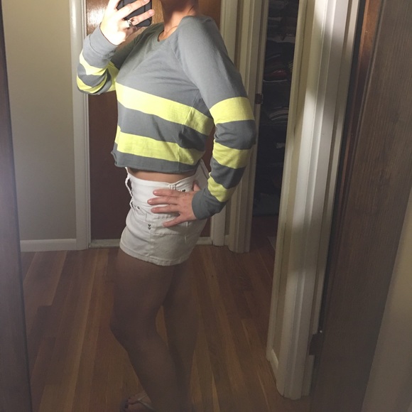 PINK Victoria’s Secret long sleeve crop top EUC!! - Picture 8 of 8