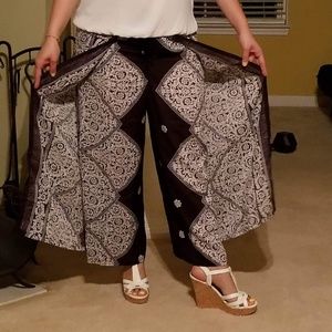 Thailand pants with winged front