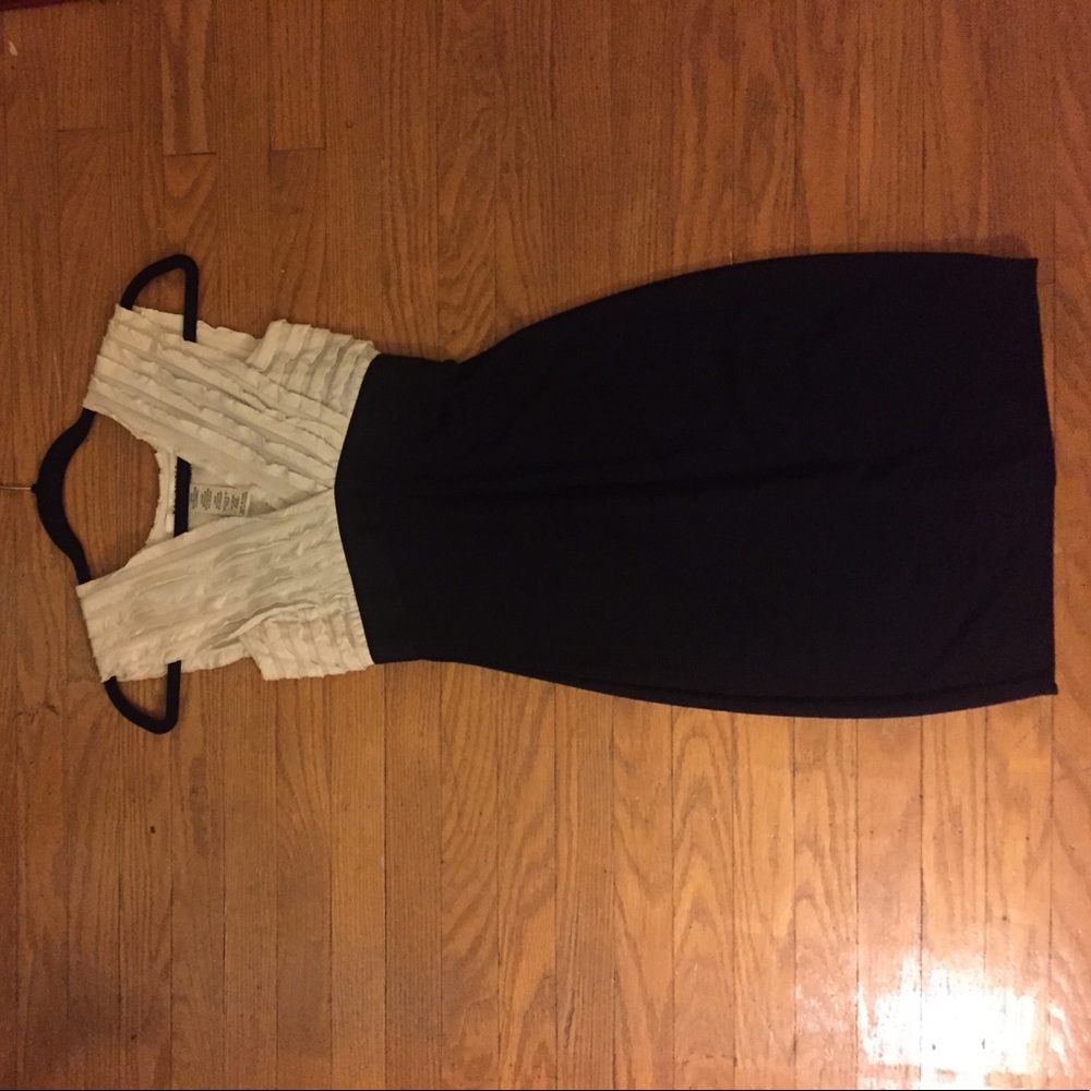 Black and white bodycon dress