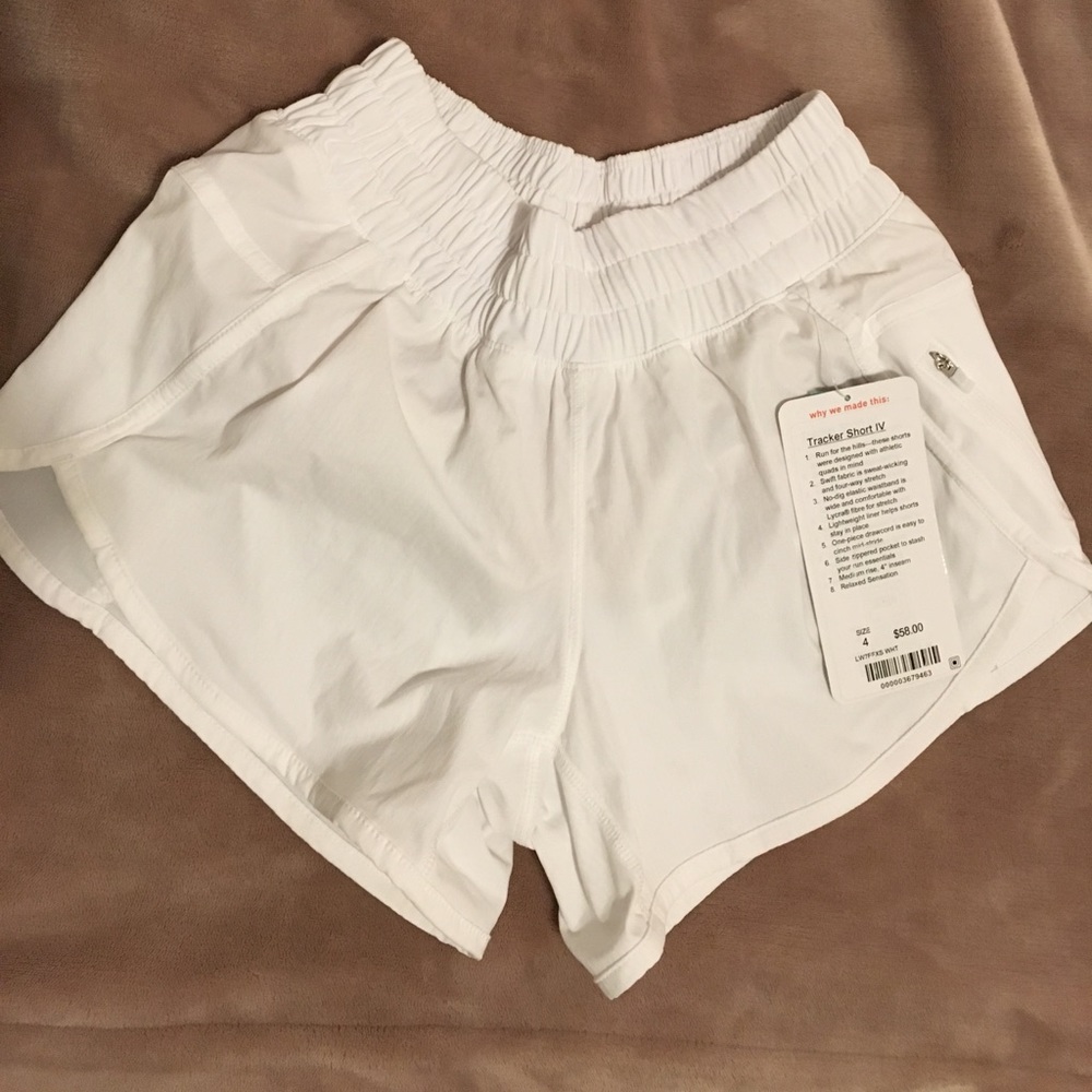 LULU LEMON WHITE SHORTS