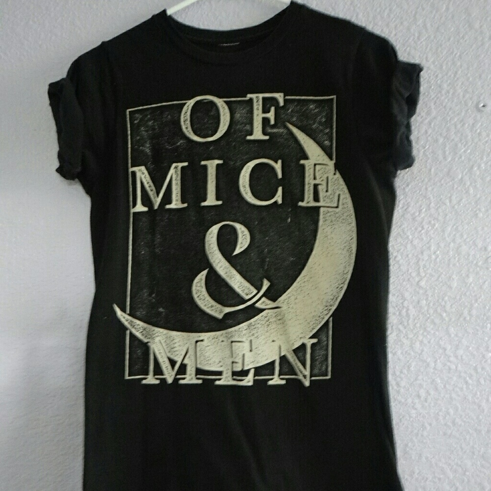 Hot Topic: Of Mice & Men Band Tee