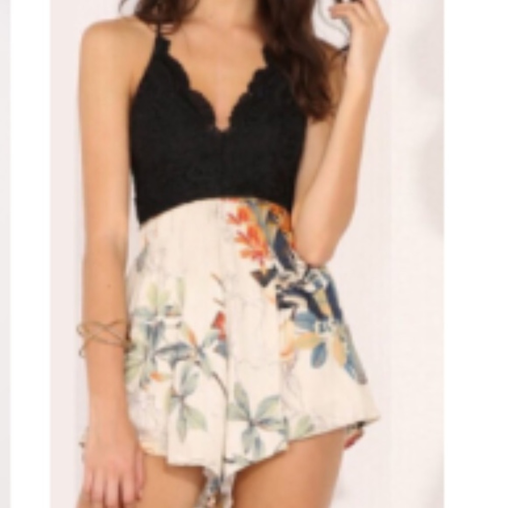 FLORAL SLEEVELESS ROMPER