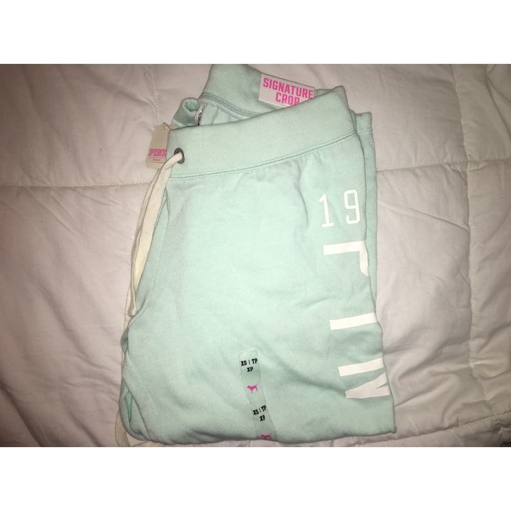 NWT VSPINK cropped sweats