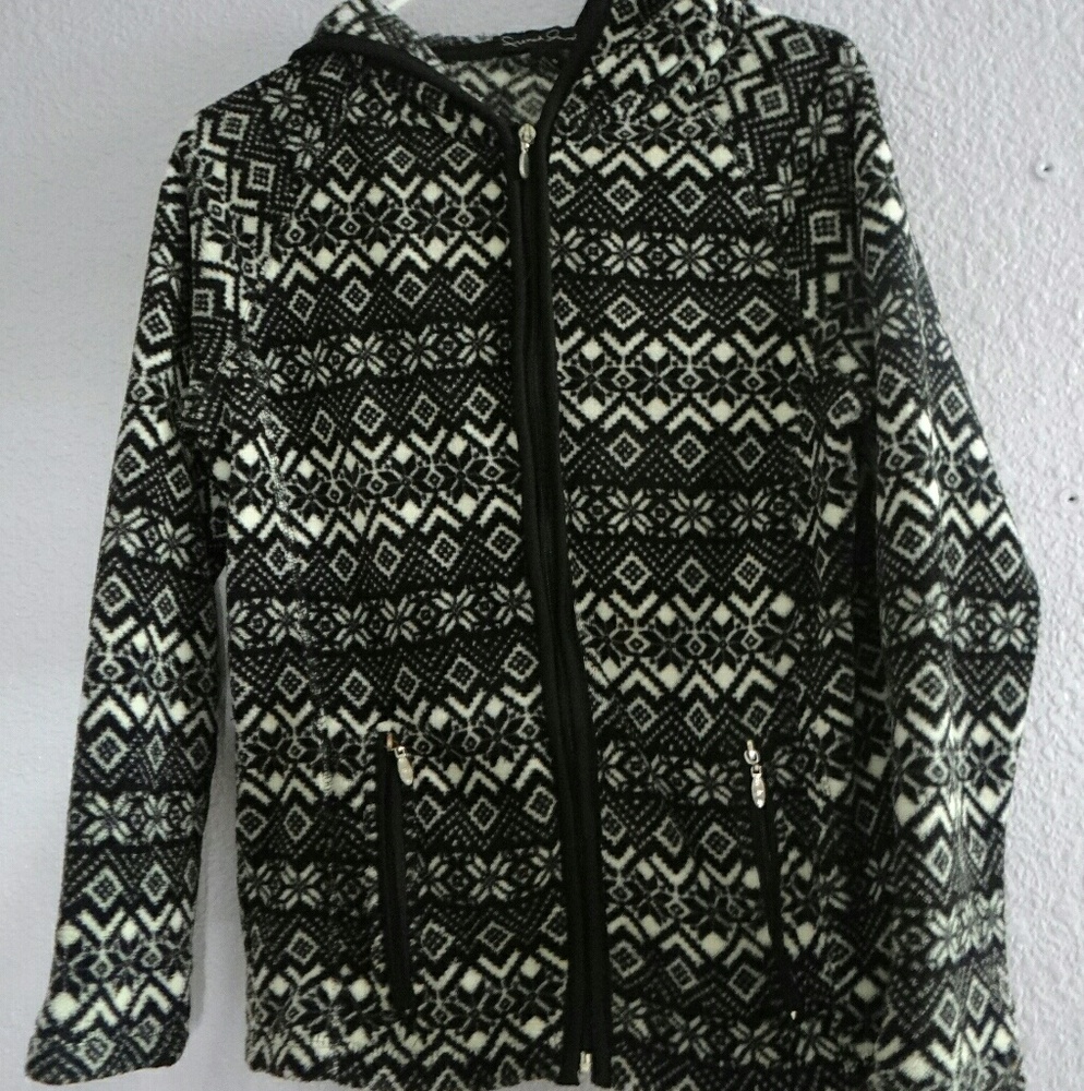 B&W Patterned Sweater