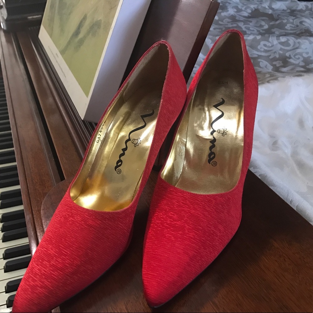 Nina Red Pumps. Sz 8.5 Med. weddings Party 3" heel
