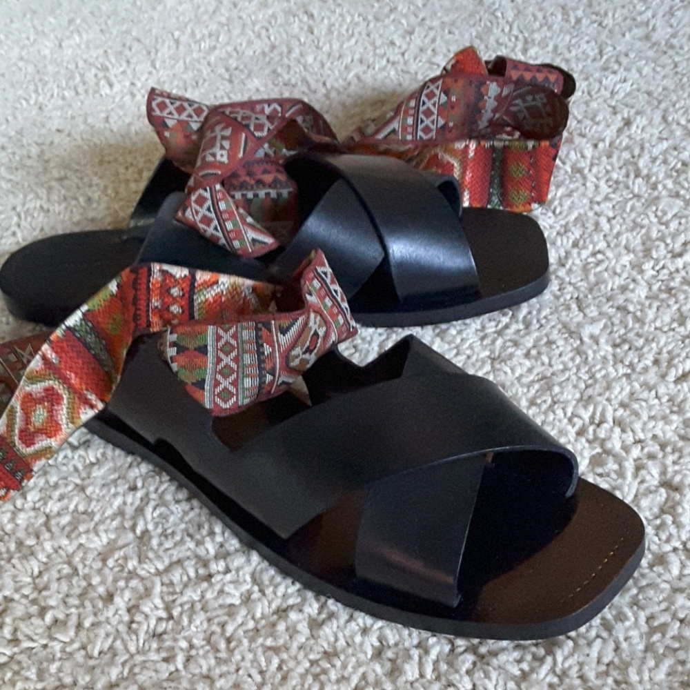 ***REDUCED*** ZARA BLK LEATHER SANDALS