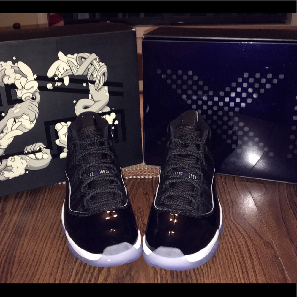 NWT LIMITED EDITION SPACE JAM AIR JORDAN RETRO 11